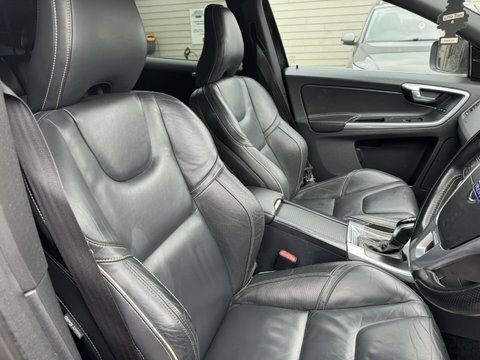 Volvo XC60 D4 R-design Lux LT64VKG Black #3