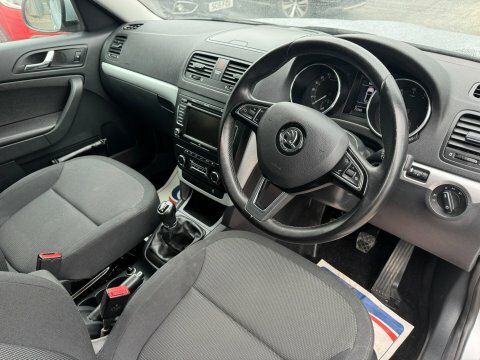 Skoda Yeti Outdoor Se Tdi DF63AKG Silver #2