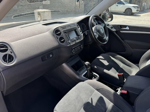 Volkswagen Tiguan Match Tdi Bluemotion Black #4
