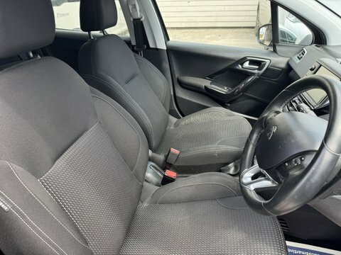 Peugeot 208 Blue Hdi Allure NA66FUV Grey #4