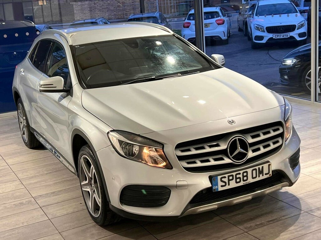 Mercedes-Benz GLA Class Amg Line Executive 7G-dct Euro 6 Ss Silver