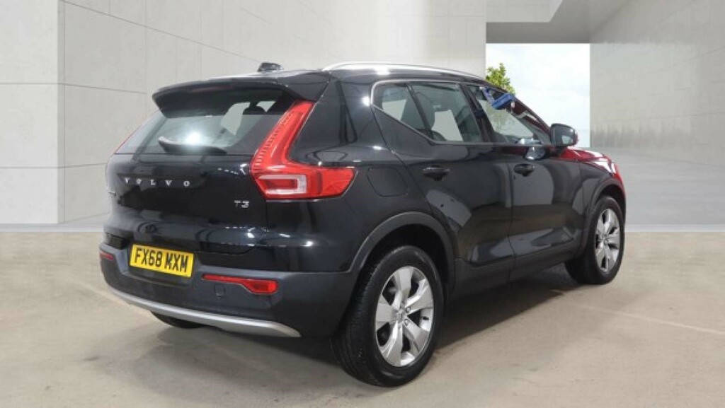 Volvo XC40 T3 Momentum Suv Euro 6 Ss FX68MXM Black #3