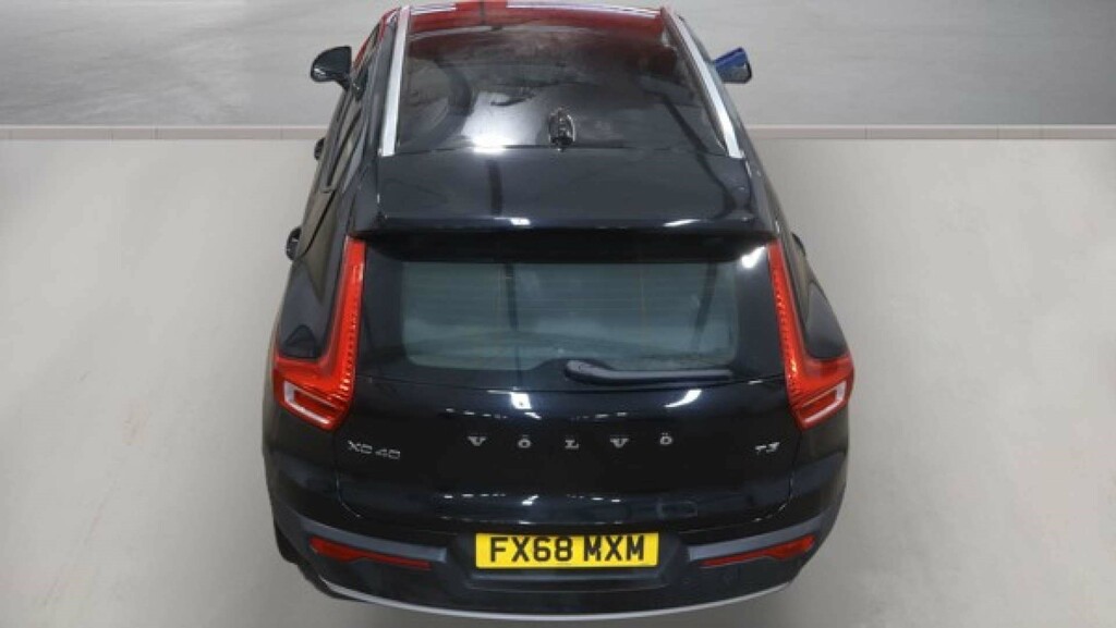 Volvo XC40 T3 Momentum Suv Euro 6 Ss FX68MXM Black #5