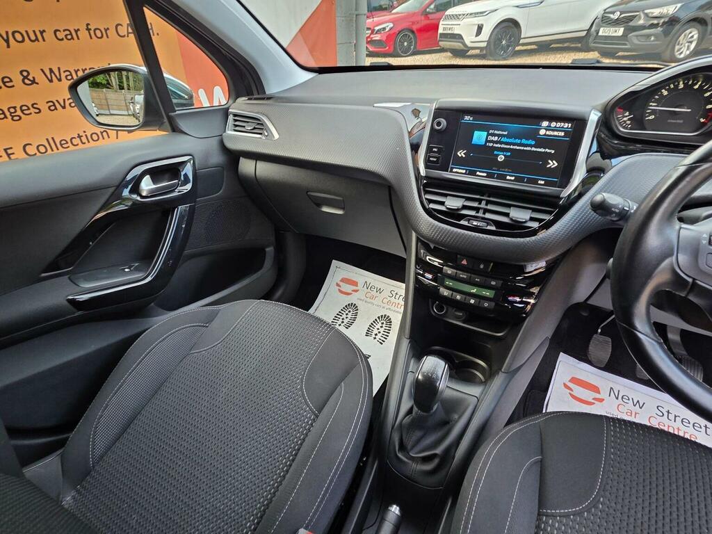 Peugeot 208 Hatchback 1.2 Puretech Tech Edition Euro 6 Ss 5 GK19OBW Grey #4