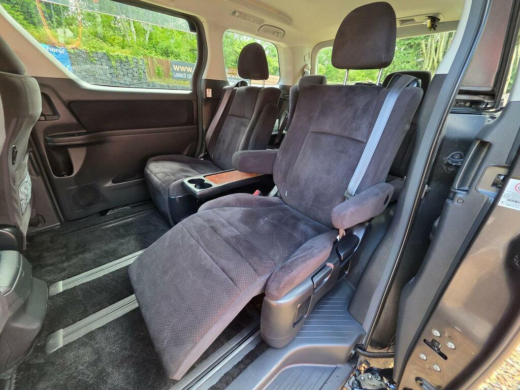 Toyota Vellfire 2.4 Auto Purple #76