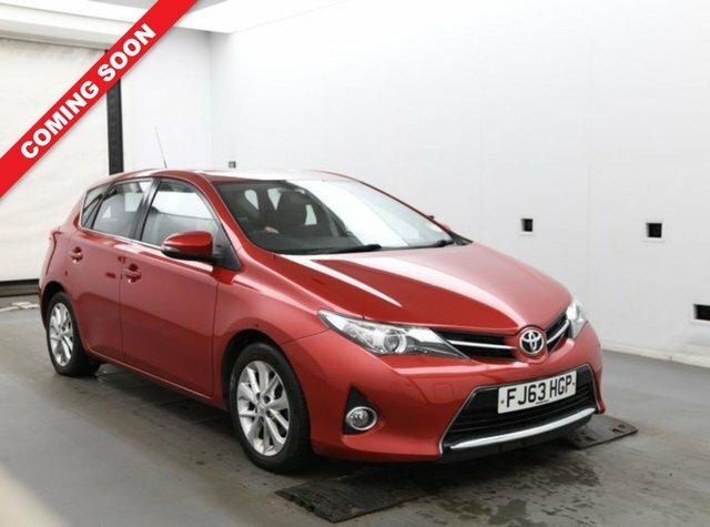 Toyota Auris 1.6 V-matic Icon Hatchback Multidrive S Red