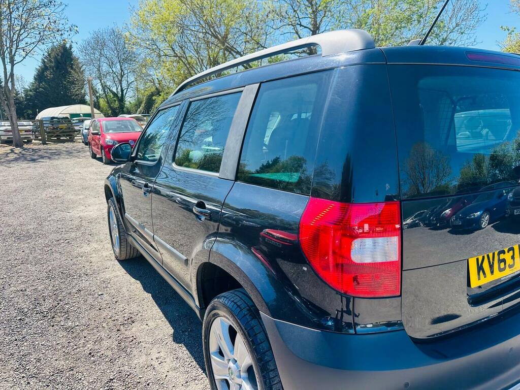 Skoda Yeti Suv 1.2 Tsi Se Plus Euro 5 201363 Black #4