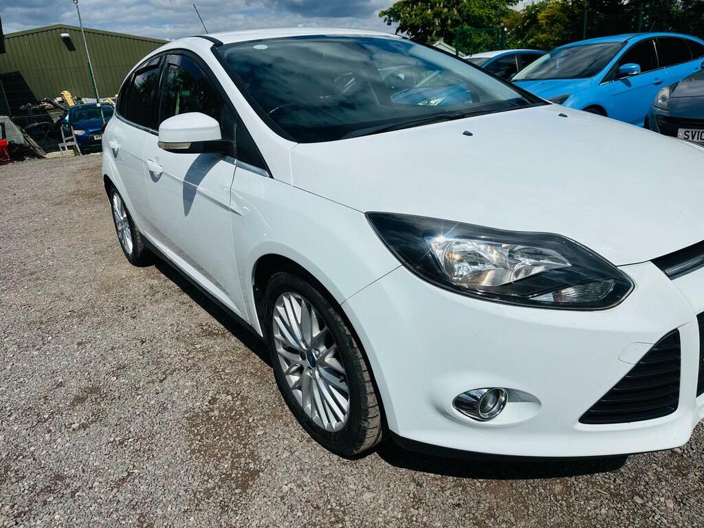 Ford Focus Hatchback 1.0T Ecoboost Zetec Euro 5 Ss 20 MJ13CVR White #6