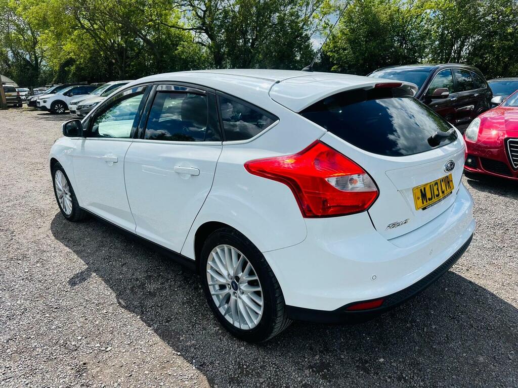 Ford Focus Hatchback 1.0T Ecoboost Zetec Euro 5 Ss 20 MJ13CVR White #5