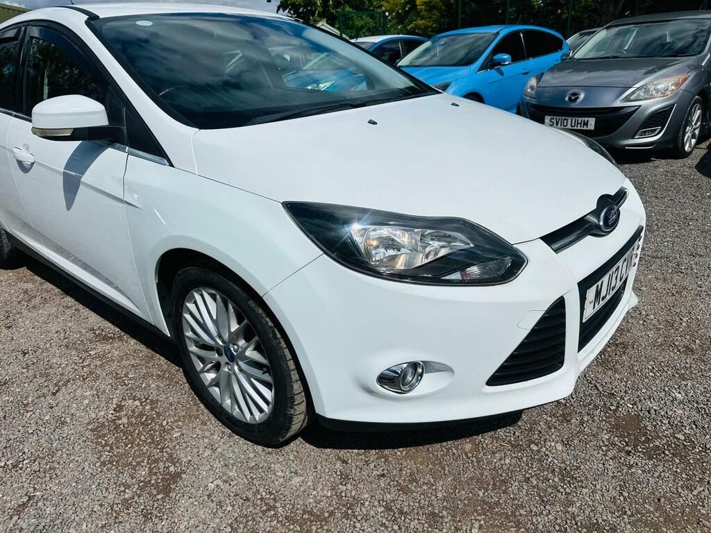 Ford Focus Hatchback 1.0T Ecoboost Zetec Euro 5 Ss 20 MJ13CVR White #2
