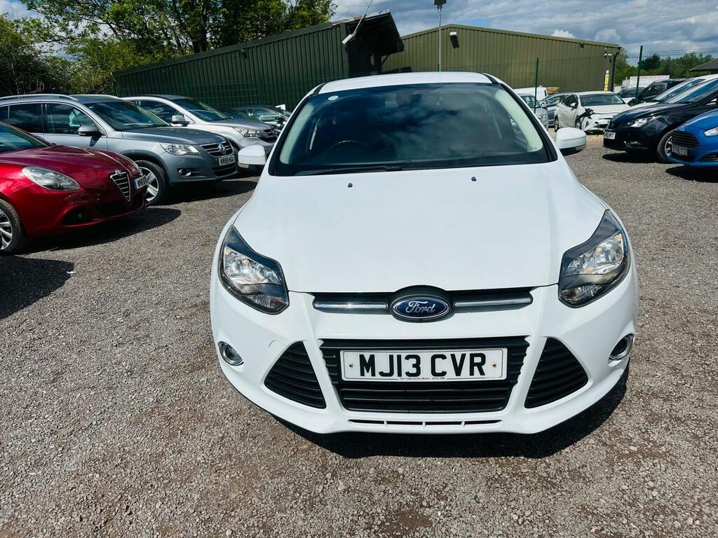 Ford Focus Hatchback 1.0T Ecoboost Zetec Euro 5 Ss 20 MJ13CVR White #3