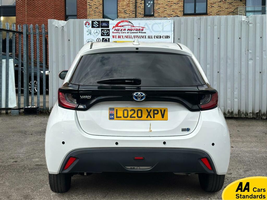 Toyota Yaris 1.5 Excel Hatchback 2020 - L020XPV White #6