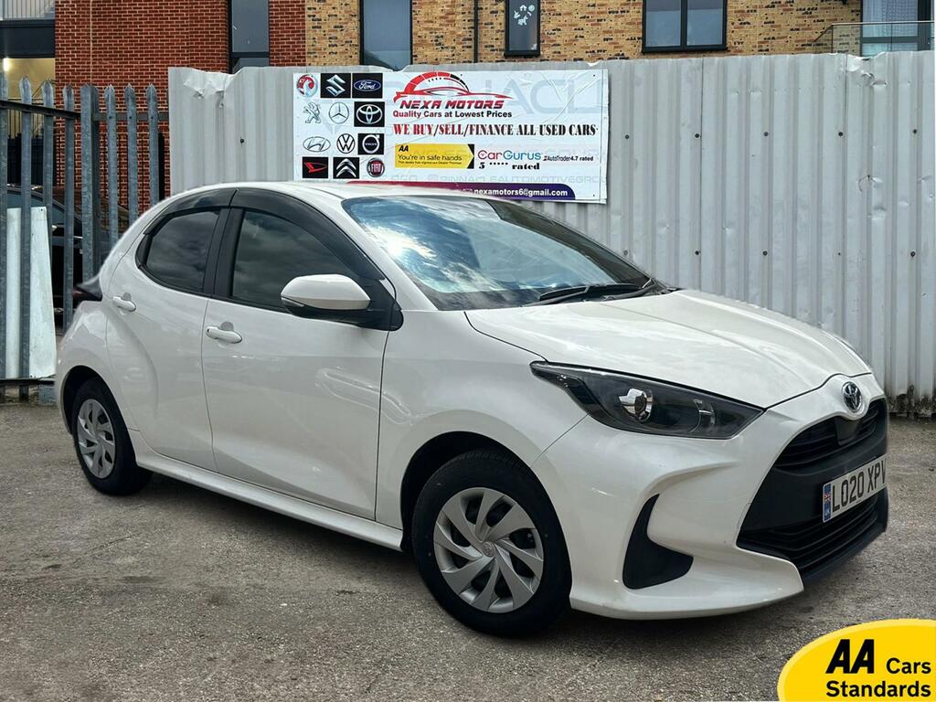 Toyota Yaris 1.5 Excel Hatchback 2020 - L020XPV White #4