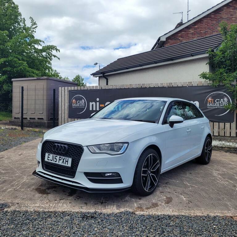 Audi A3 1.6 Tdi 110 Se Technik EJ15PXH White #2
