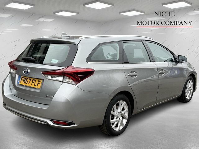 Toyota Auris Vvt-h Icon Tech Touring FM67FLF Grey #5