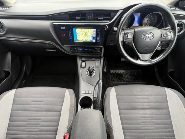 Toyota Auris Vvt-h Icon Tech Touring FM67FLF Grey #3