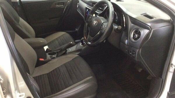 Toyota Auris Vvt-h Icon Tech Touring MT68WTE Silver #5