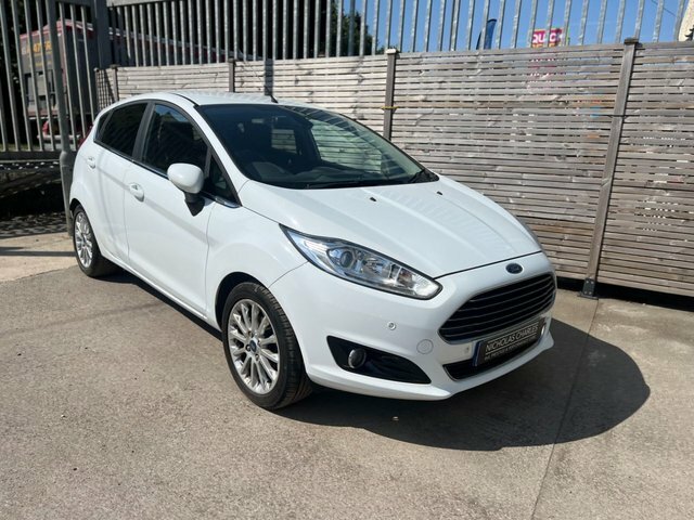Ford Fiesta Hatchback EJ63YLN White #3