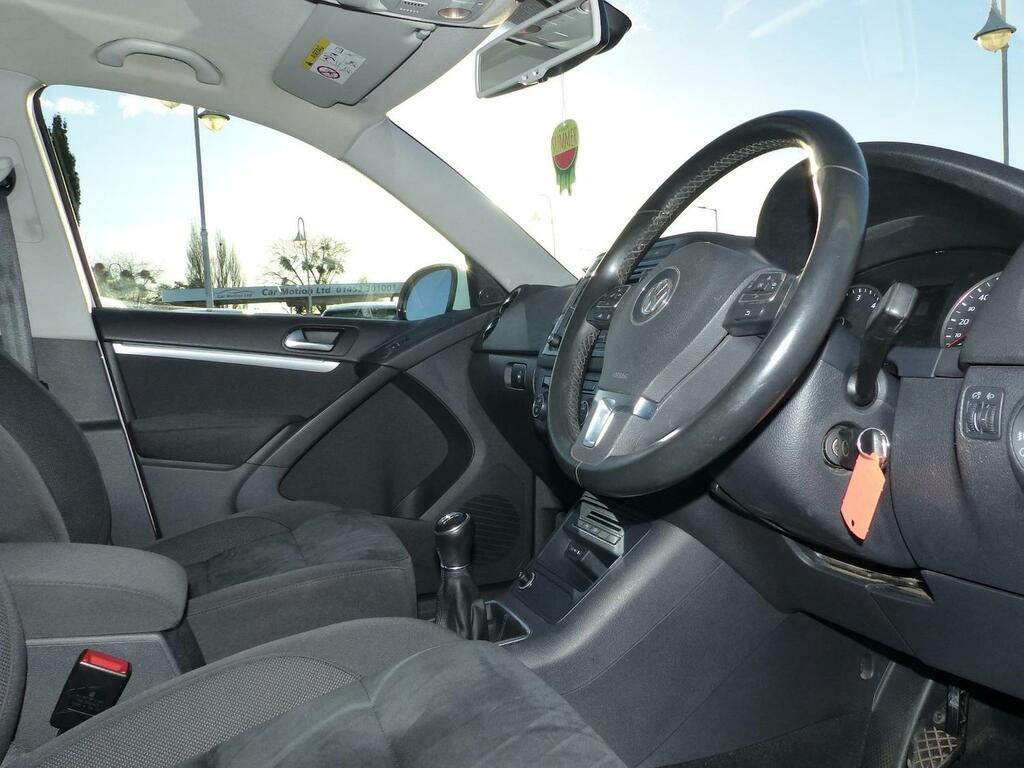 Volkswagen Tiguan 2.0 Tdi Bluemotion Tech Match 150 Sat Nav YG65NZK White #4