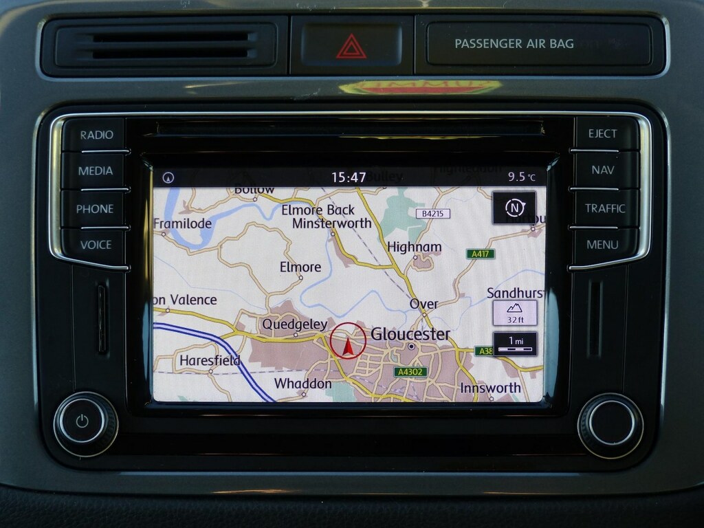 Volkswagen Tiguan 2.0 Tdi Bluemotion Tech Match 150 Sat Nav YG65NZK White #5
