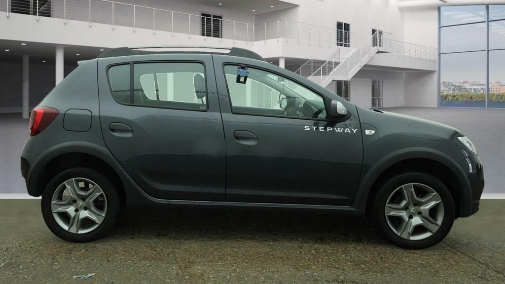 Dacia Sandero Stepway 0.9 Tce Essential Ulez Low Insurance Grou EY69OBT Grey #5