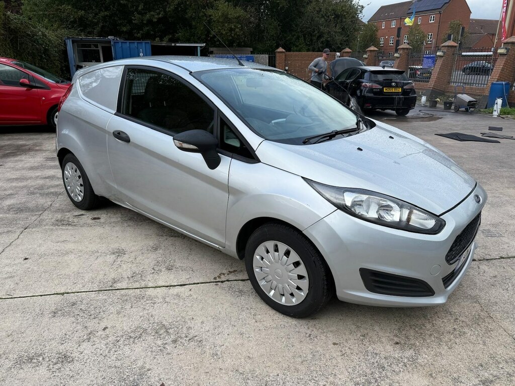 Ford Fiesta 1.6 Tdci Econetic Van 12 Months Mot No Vat Silver