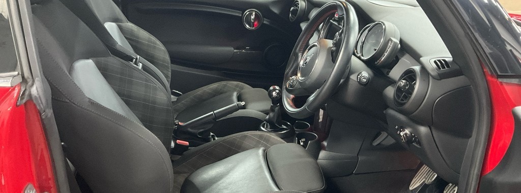 Mini Hatch 1.5 Cooper Sport II Chili Black Pk Jcw AK19YGN Red #3