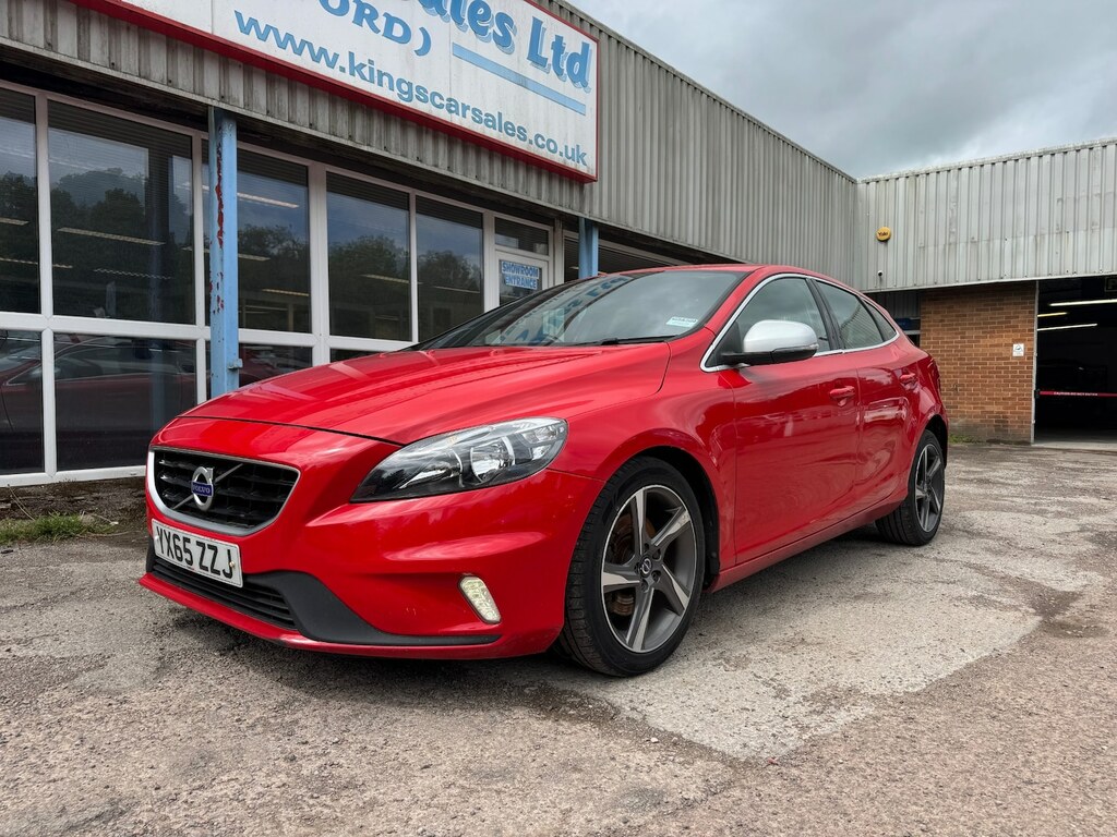 Volvo V40 D2 120 R Design Red