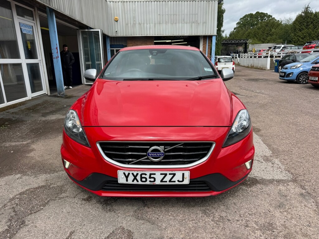 Volvo V40 D2 120 R Design YX65ZZJ Red #2