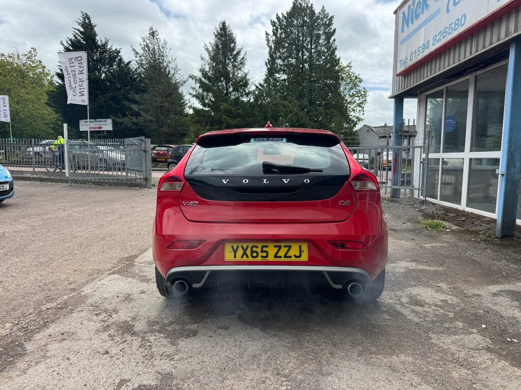Volvo V40 D2 120 R Design YX65ZZJ Red #6