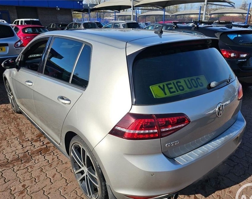 Volkswagen Golf 2.0 Tdi Gtd Sat Nav Ulez 35 Tax 64 Mp YE16UOG Silver #2