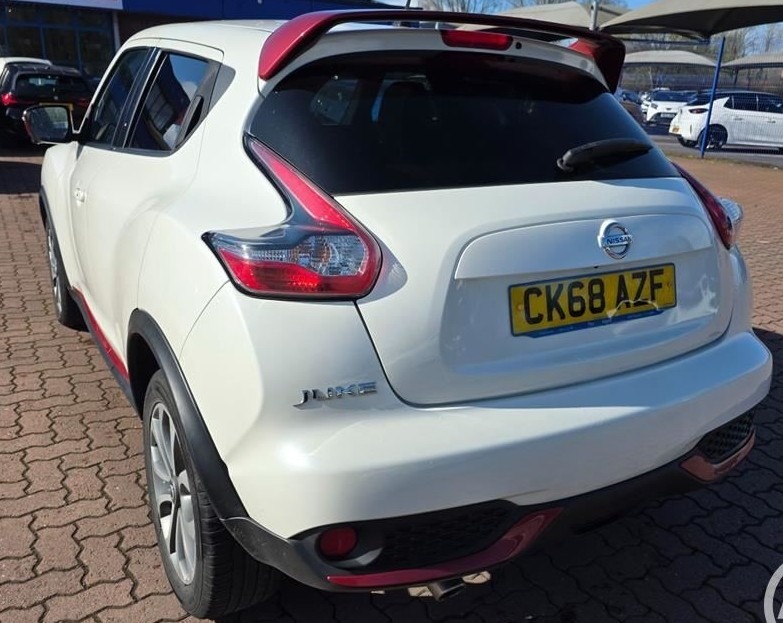 Nissan Juke 1.5 Dci Tekna Bose Exterior Pk Nav Ul CK68AZF White #2