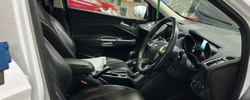 Ford Kuga 2.0 Tdci 180 Titanium Sport 4Wd Sat Nav 8 ET65ZFD White #3