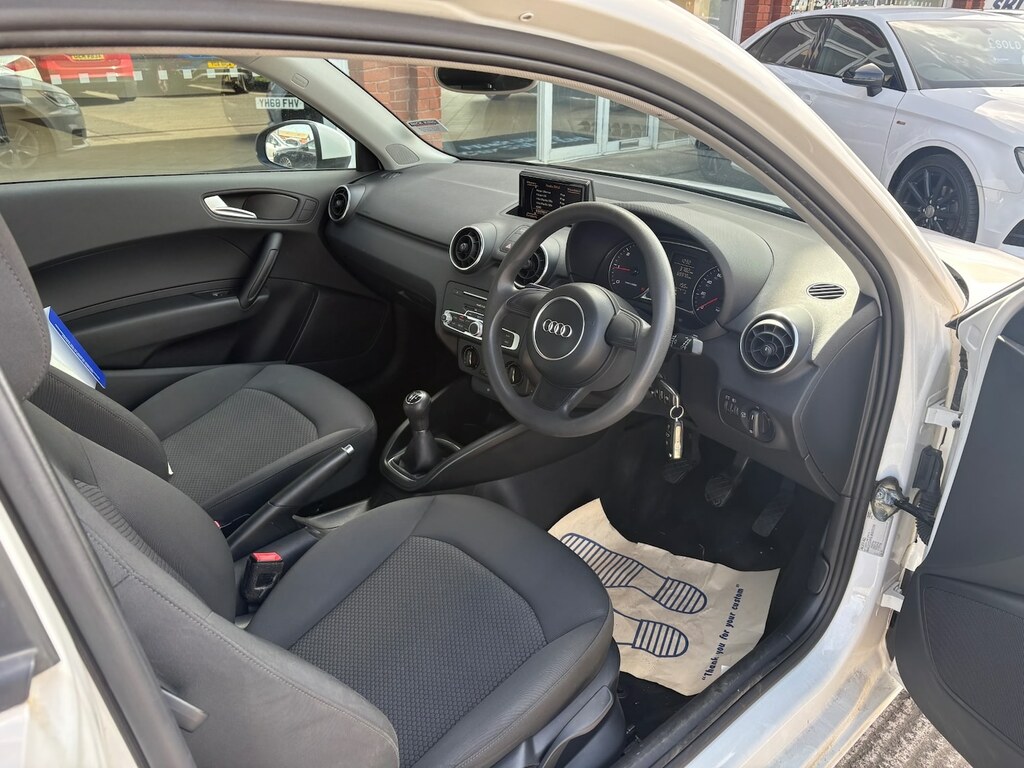 Audi A1 1.6 Tdi Se Air Con 76 Mpg Ulez YK67YKC White #3