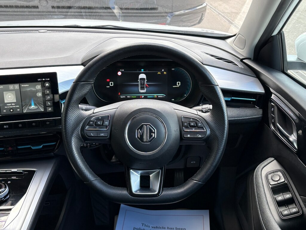 MG MG5 115Kw Trophy Ev Long Range 61Kwh 1 Own White #3