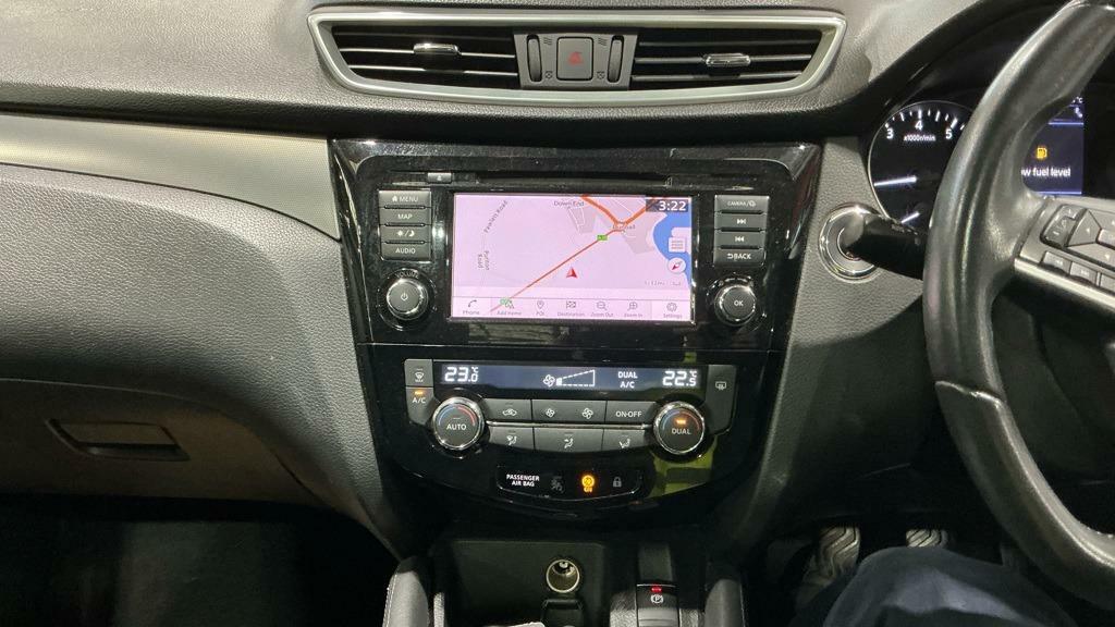 Nissan Qashqai 1.3 Dig-t N-connecta Panroof Nav Camera PG19WYC Black #4