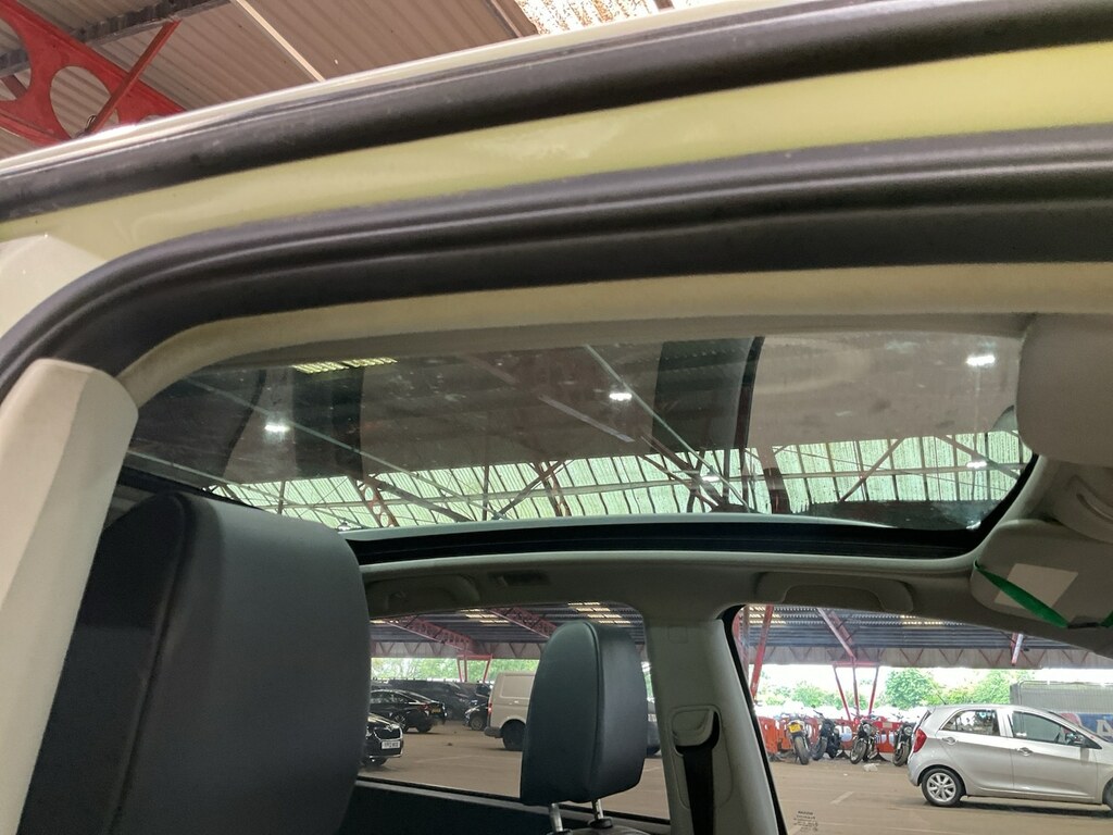 Nissan Qashqai 1.5 Dci Tekna Panroof Bose Nav Camera NL13SVK White #4