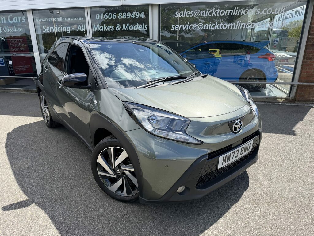 Toyota Aygo X Petrol MW73BWU Green #2