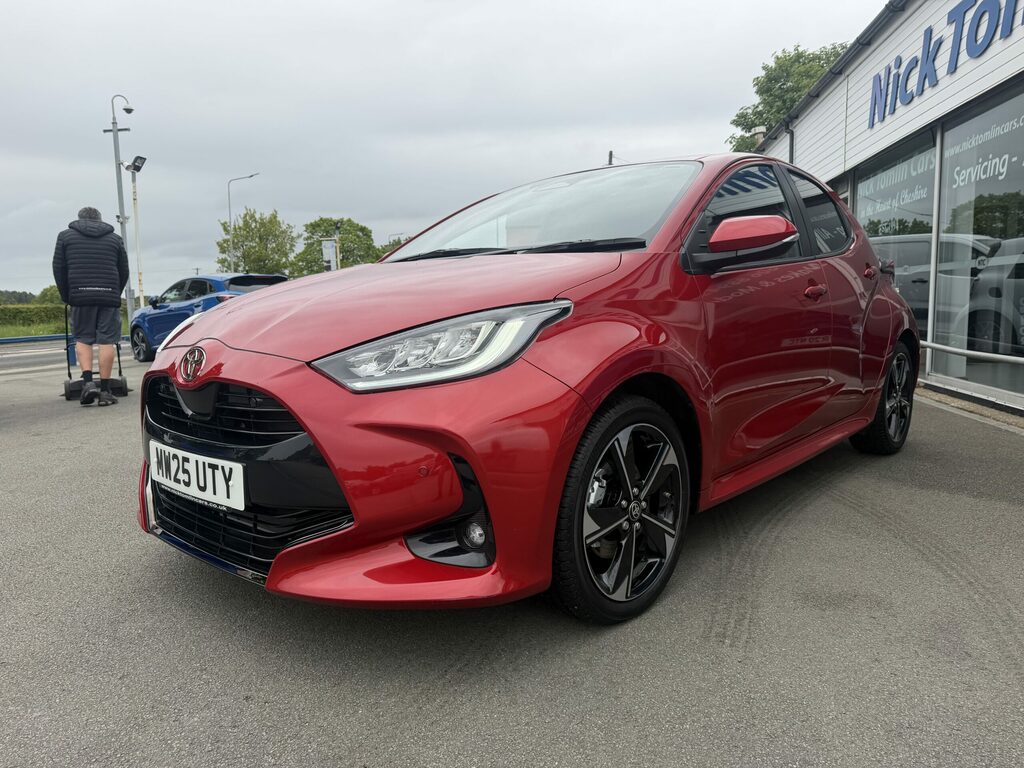 Toyota Yaris Hybrid MW25UTY Red #5