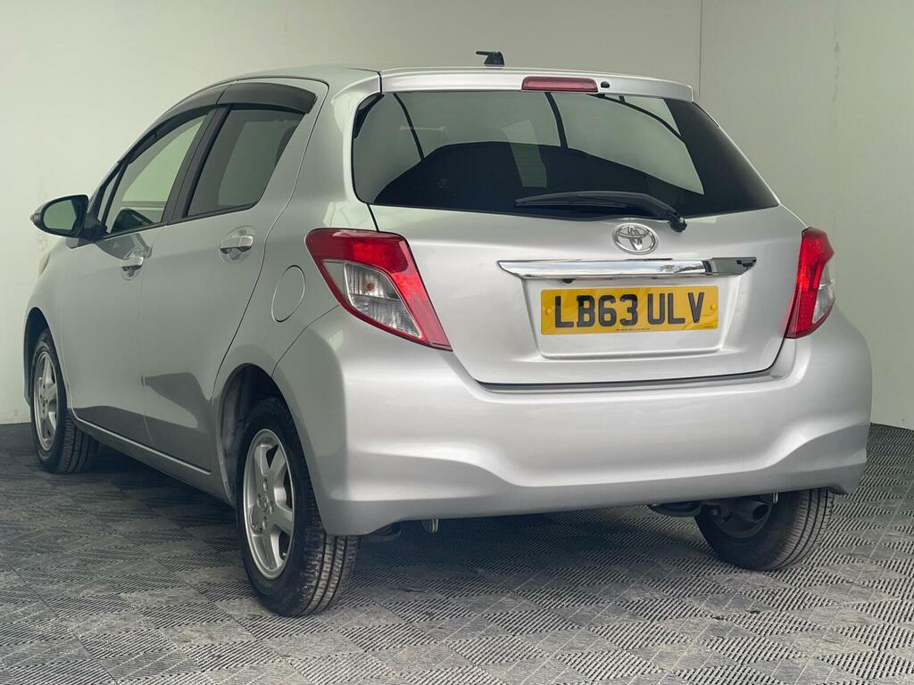 Toyota Yaris 1.33 Dual Vvt-i Tr Multidrive S Euro 5 20136 LB63ULV Silver #4
