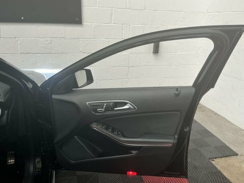 Mercedes-Benz A Class 2.1 A 200 FE67XOB Black #2