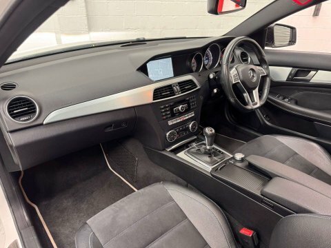Mercedes-Benz C Class 2.1 C220 Amg NU14UUX White #3