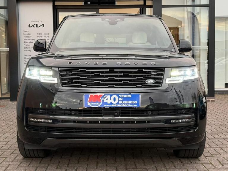 Land Rover Range Rover 3.0 D300 Edition YS75EWB Black #4