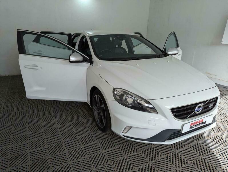 Volvo V40 1.6 D2 R-design Nav White #5