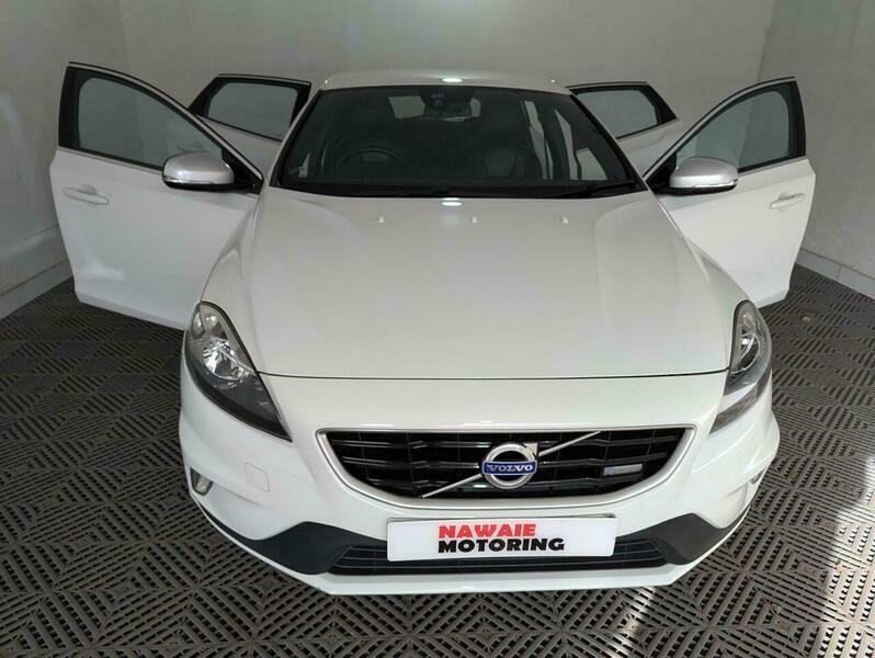 Volvo V40 1.6 D2 R-design Nav White #6