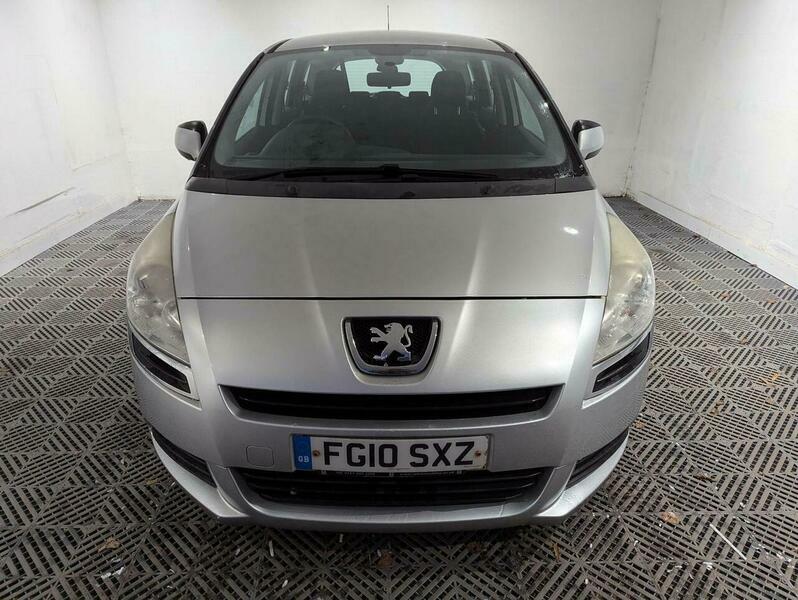 Peugeot 5008 1.6 Hdi Active Euro Silver #2