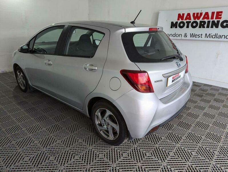 Toyota Yaris 1.5 Vvt-h Icon E-cvt FN65HAA Silver #4