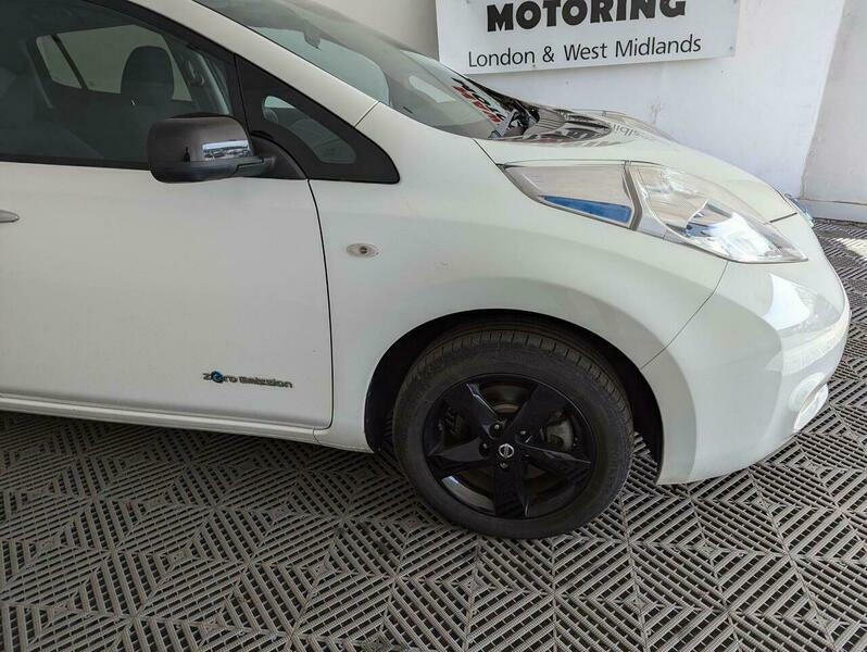 Nissan Leaf 30Kwh Black Edition PK17ZLY White #2