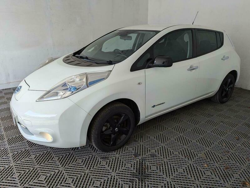 Nissan Leaf 30Kwh Black Edition White