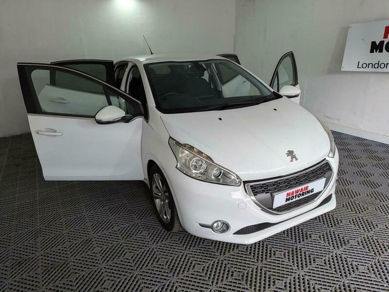 Peugeot 208 1.6 Vti Allure Euro GL13HPO White #4